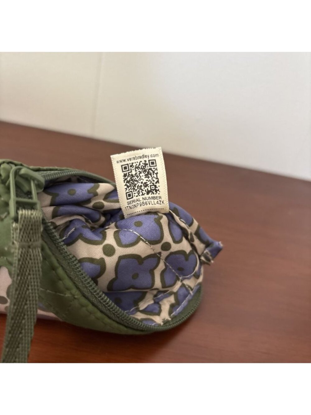 Vera Bradley Cedar Green Ultralight Zip-ID Case w/ Key Ring Floral Lining - Picture 9 of 10